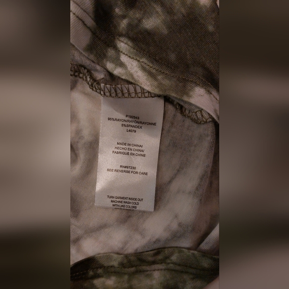 Absolutely Famous Green Tie Dye and Striped Top Size 3X Boho Casual Fall Keyhole - Picture 5 of 10